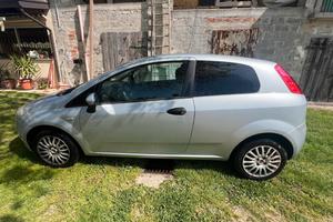Grande punto1.3 multijet autocarro neopatentati si