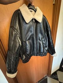 Giacca Bershka bomber faux-effetto pelle con collo