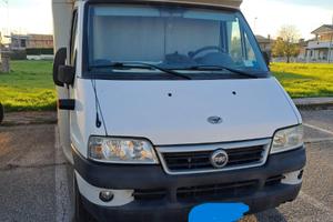 CAMPER con porta moto estraibile