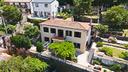 sara-davis-villa-con-giardino-e-vista-mare