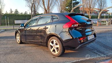 Volvo v40 d2 geartronic