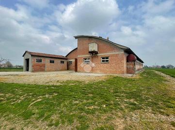 CAPANNONE A CASTEL SAN PIETRO TERME