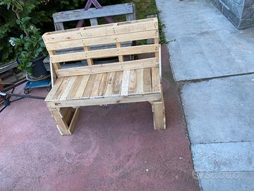 Panchina e panchina con schienale