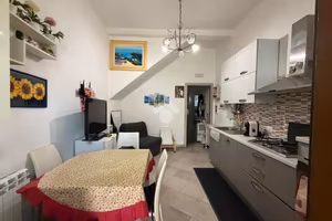 2 LOCALI A BARI