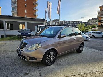 Lancia Ypsilon 1.4 8v Argento ecochic Gpl