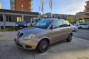 Lancia Ypsilon 1.4 8v Argento ecochic Gpl