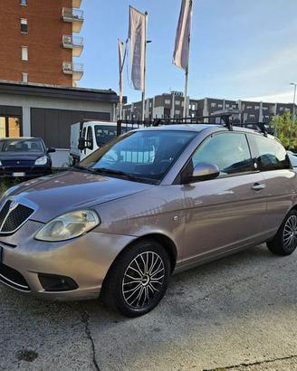 Lancia Ypsilon 1.4 8v Argento ecochic Gpl