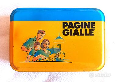 Scatola Pagine gialle con mazzi di carte