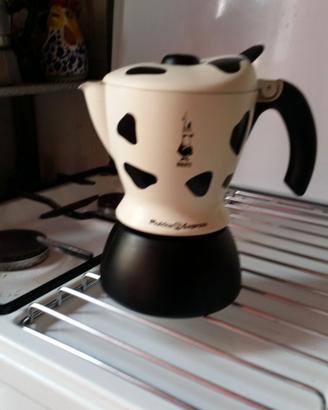 MACCHINA DA CAFFE' E CAPPUCCINO