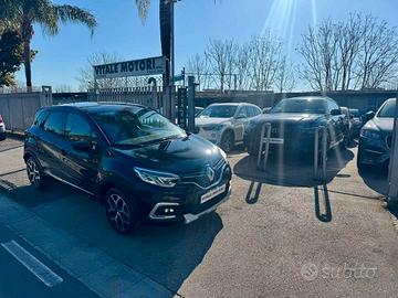 RENAULT CAPTUR 1.5 dCi 110 CV *FARI FULL LED