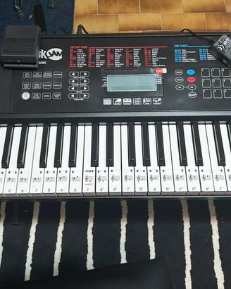 RockJam a 61 tasti con display touch