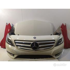 Mercedes B W246 Cintura cofano paraurti ant 15390