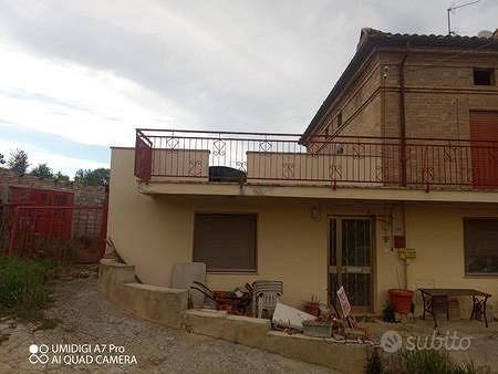 Rustico / Casale di 194 m² con 3 locali a Lanciano - Vista 2