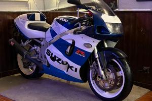 Suzuki GSXR 750 SRAD