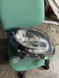 Faro anteriore destro smart forfour 2015