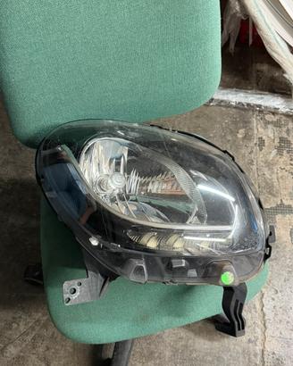 Faro anteriore destro smart forfour 2015