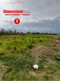 Terreno di 8218 m² a Acerra