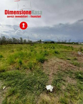Terreno di 8218 m² a Acerra