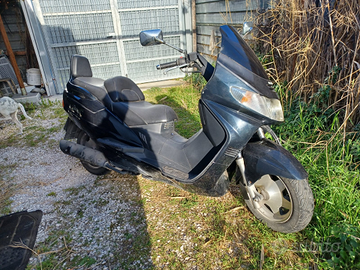 Suzuki burgman 250