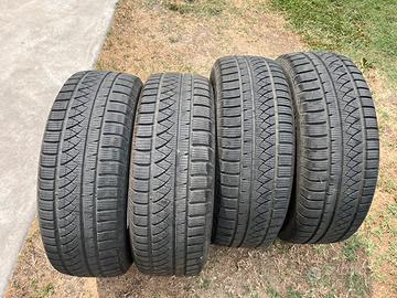 Gomme 235/60/18