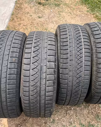 Gomme 235/60/18