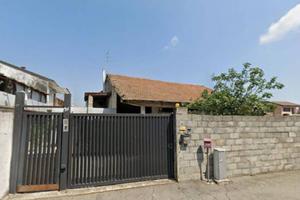 Immobile in asta di 338 m² con più di 5 locali a C
