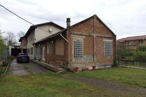Immobile in asta di 793 m² con più di 5 locali a A