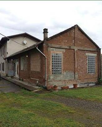 Immobile in asta di 793 m² con più di 5 locali a A