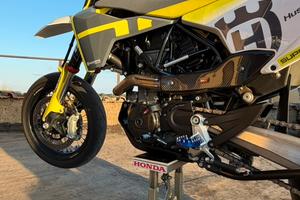 Husqvarna 701 Supermoto