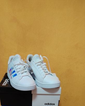 Scarpe di marca Adidas n. 40