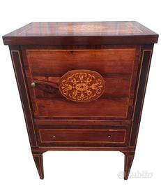 Credenzino Comodino Luigi XVI intarsiato lombardo