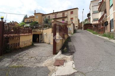 2 LOCALI A POGGIO MOIANO