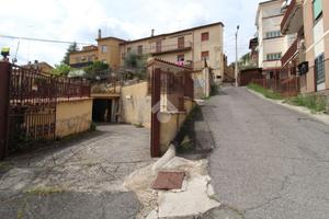 2 LOCALI A POGGIO MOIANO