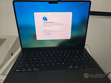 MacBook pro M5 16/512gb 14"