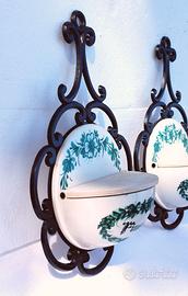 Due contenitori vintage da parete