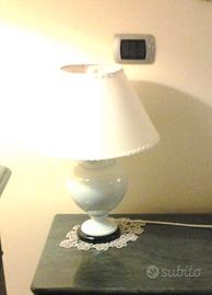 TRIS DI LUMI IN CERAMICA PREGIATA.