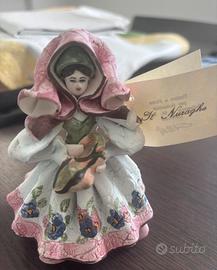 Ceramica sarda - dama con abito antico Cacciuto