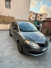 Lancia yplsion hybrid 70cv  2021