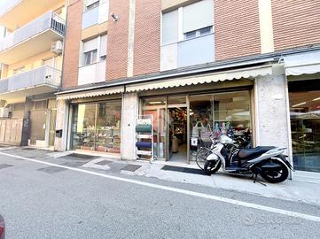 NEGOZIO A RAVENNA