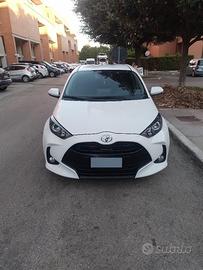 toyota  yaris  2023