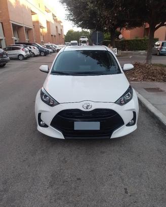 toyota  yaris  2023