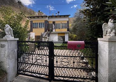 VILLA SINGOLA A FOSSOMBRONE