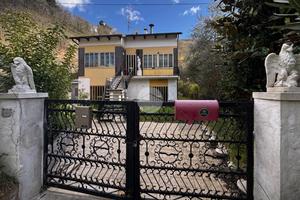 VILLA SINGOLA A FOSSOMBRONE