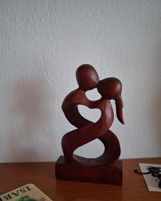 statuetta innamorati