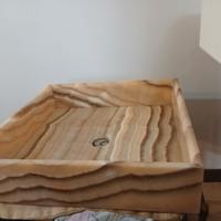 Lavabo in onice da appoggio