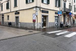 NEGOZIO A PONTEDERA