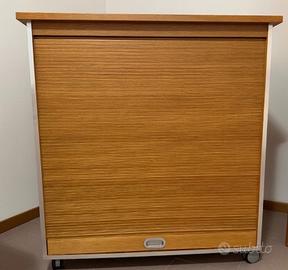 Mobile con serranda IKEA in rovere su ruote