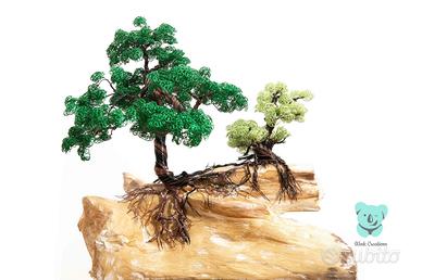 Albero bonsai con fili di rame o alluminio
