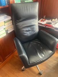 Poltrona direzionale frau in pelle blu ottime cond