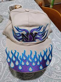 cappello con visiera 